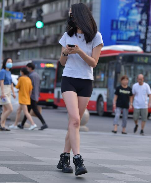 迈阿密女警察-大山里的娇嫩h - 小鸡AV欧美午夜在线观看