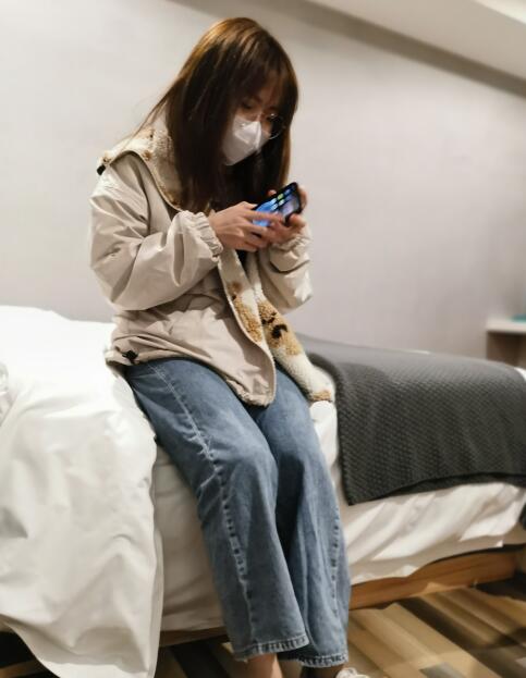 美女主动解开胸罩喂男人吃奶-欧美日韩中文字幕一区二区高清 - 小鸡AV中国精品视频一区二区三区