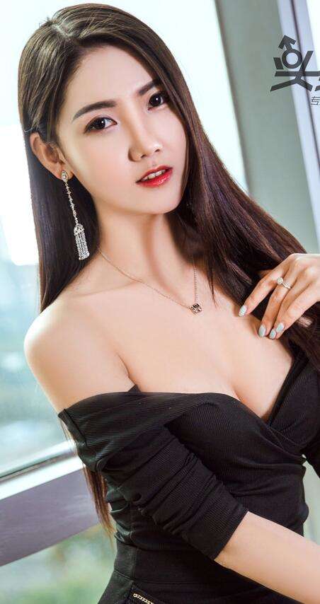 女人扒开粉嫩粉嫩的小泬高潮喷水