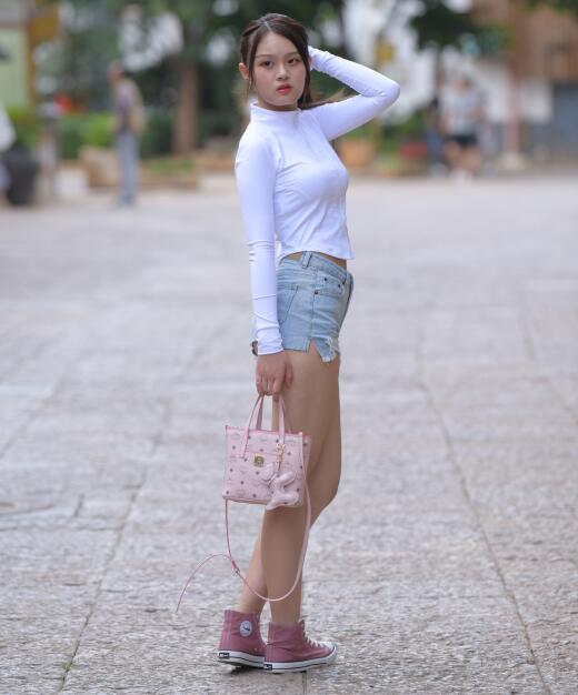 黄色片不卡-免费观看在线永久免费xx视频 - 小鸡AV手机看三级