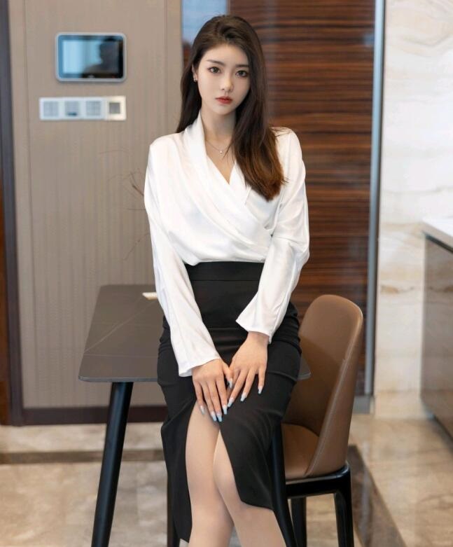 男gv纯肉免费视频-(H)肉小黄文 - 小鸡AV我穿短裙被同桌cao得好爽