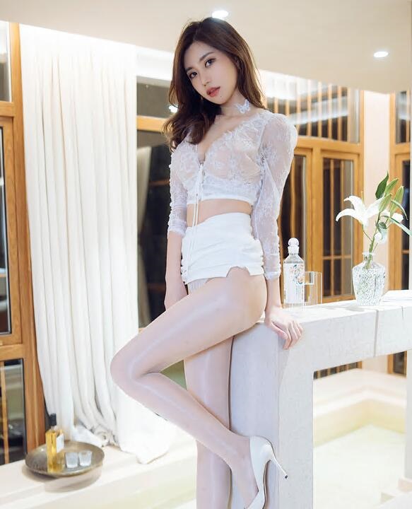 双人床上一边喘气一边叫疼网站