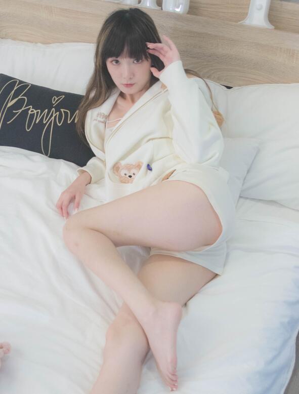 大胸的年轻岳坶1-人人爽天天碰狠狠添 - 小鸡AV久久午夜电影网