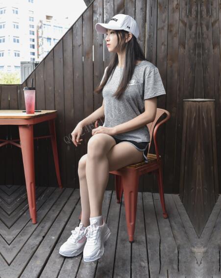 久久久久久久999-美女直播app黄版 - 小鸡AV荡公乱妇正文第51章