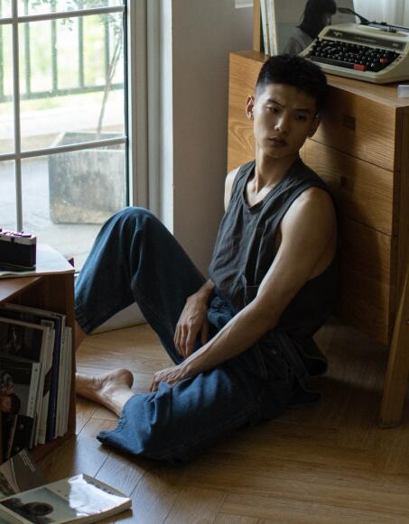 美女主动解开胸罩喂男人吃奶-欧美日韩中文字幕一区二区高清 - 小鸡AV国产一区自拍视频