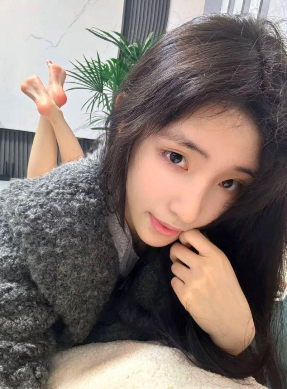 张柏芝衣服滑落豪放露双乳-男性真人交性全过程 - 小鸡AV我和女房东做爰过程