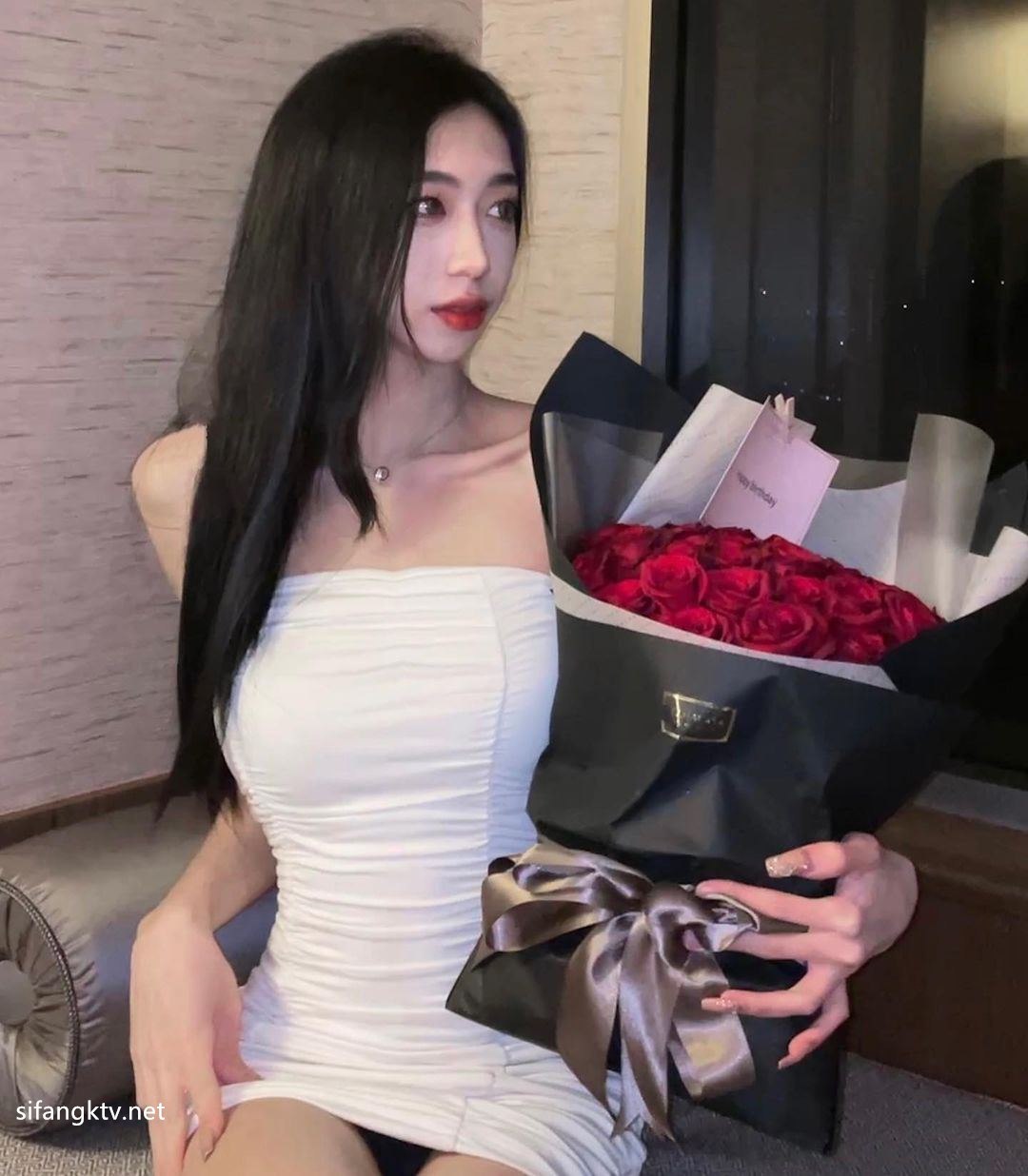 猛烈的抽插她丰满白嫩后面-啪啪啪动态图带声音 - 小鸡AV阿娇双腿张开实干12次