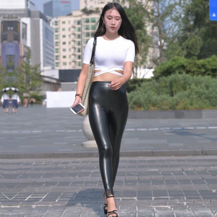 一二三四韩国视频社区3-国产亚洲精品久久久久久打不开 - 小鸡AV第1章厨房春潮的羞耻