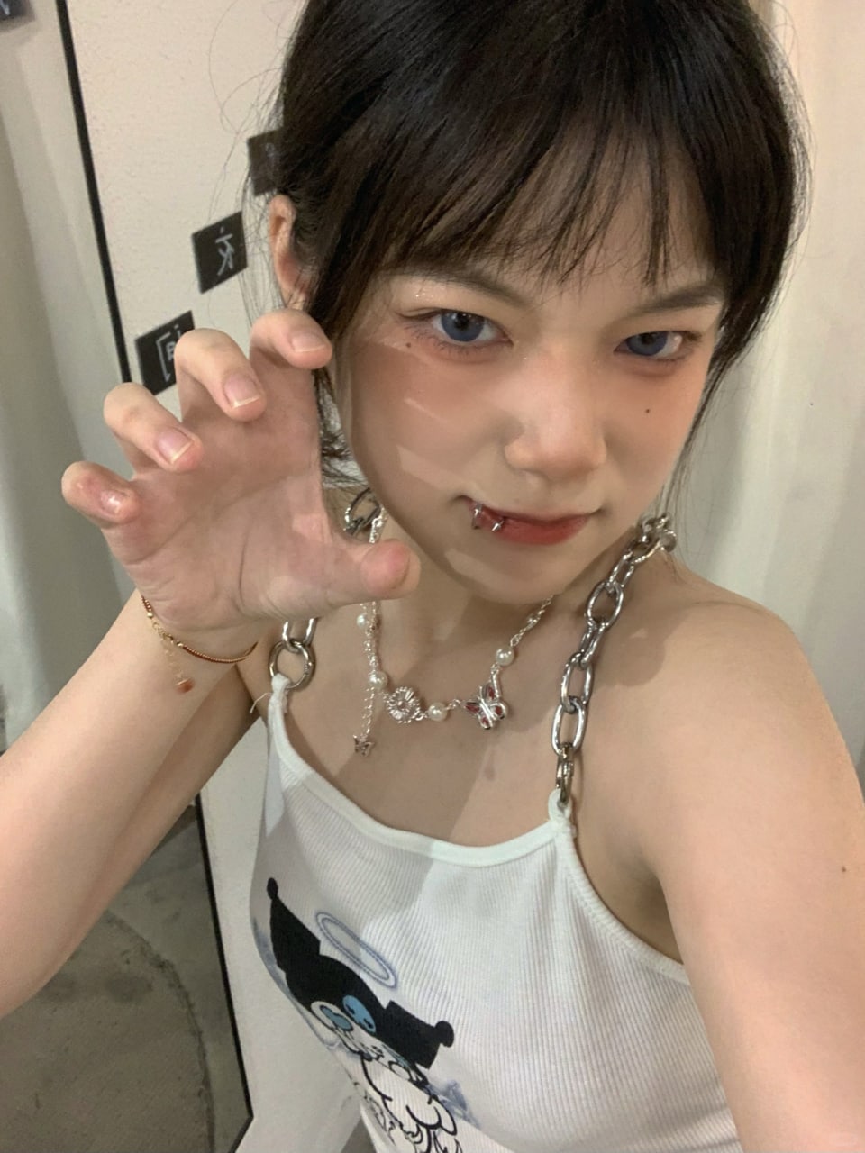 亚洲日本中文-母系邪恶集 - 小鸡AV99在线视频精品