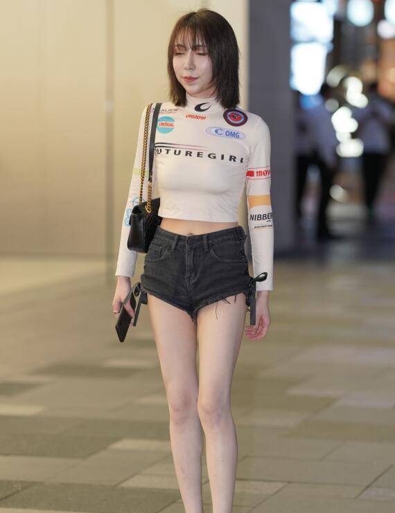 消防员挺进乖乖女H-国产色精品VR一区二区 - 小鸡AV色戒无删减134分钟完整