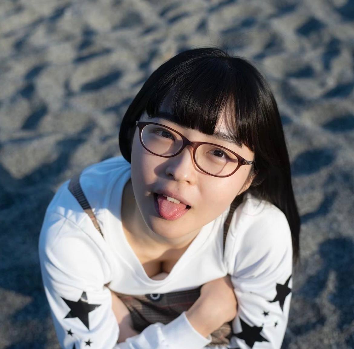 涩涩爱在线撸免费视频-韩国三级《女教师》 - 小鸡AV巨胸美女狂喷奶水www网麻豆