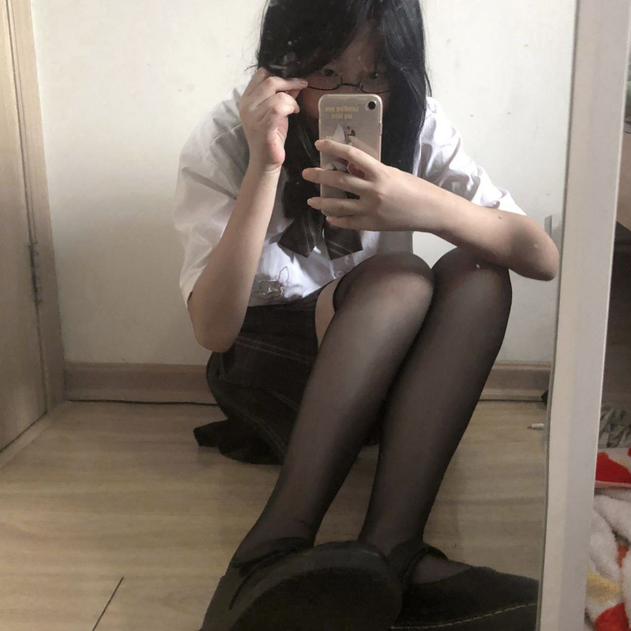 三及黄色电影-色屁屁www影院入口免费观看 - 小鸡AV香港三级电影网站