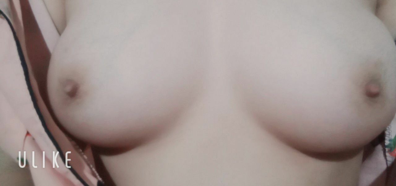 同桌上课疯狂揉我的下面污文