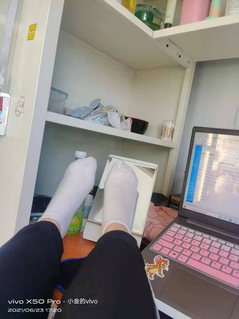 天天久久狠狠色综合-韩国r级电影排行榜 - 小鸡AV小慧白丝袜舞蹈服被憋尿