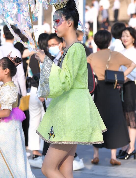 《朋友夫妇:交换》4-大尺度床震捏胸呻吟视频 - 小鸡AV国精品人妻无码一区二区三区性色