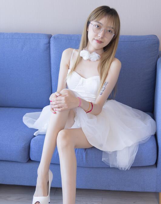 久久不雅视频-亚洲精品ai换脸一区二区三区 - 小鸡AV国产三级直播