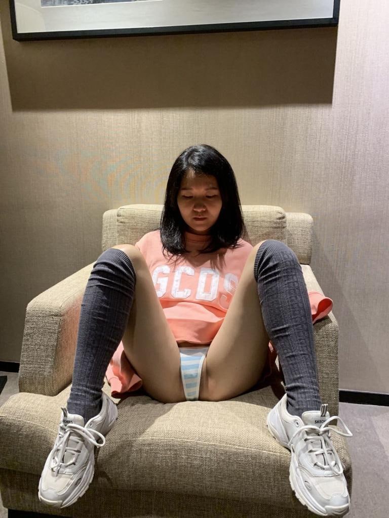 亲嘴扒胸摸屁股激烈网站-国内精品久久久久久久试看 - 小鸡AV久久精彩免费视频