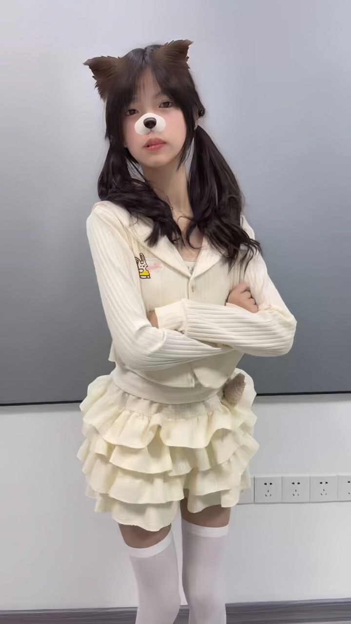 《年轻女教师3》韩国-天天槽夜夜槽槽不停 - 小鸡AV伦理片午夜在线视频