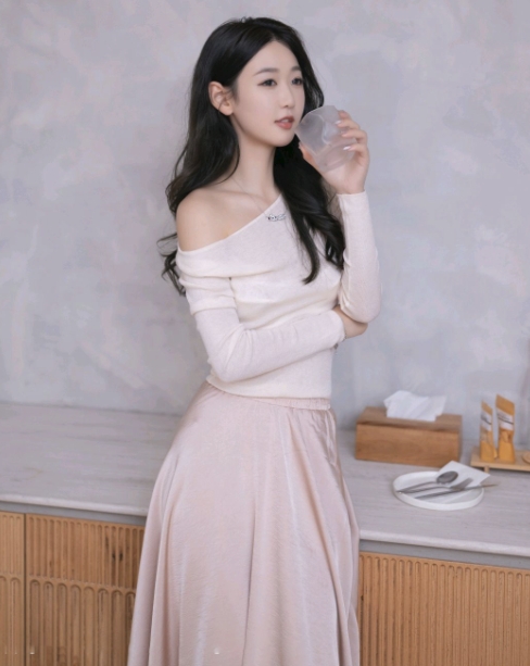 迈阿密女警察-大山里的娇嫩h - 小鸡AV在线精品欧美