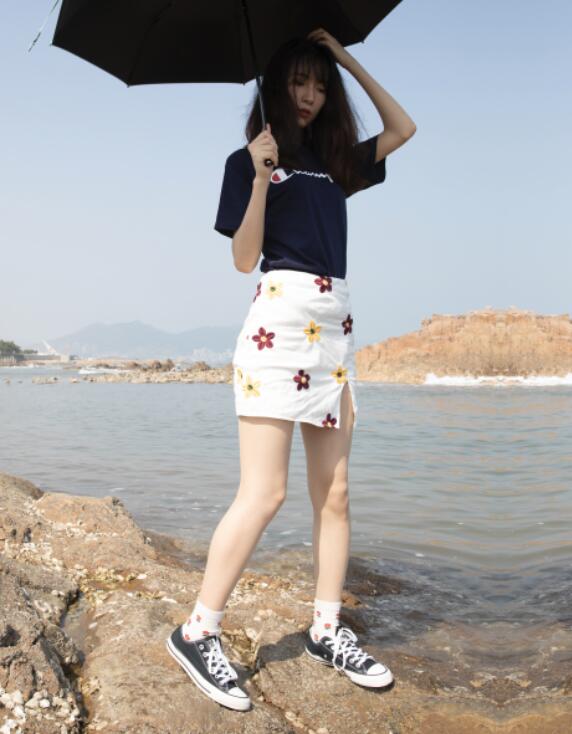 在线视频一区二区三区四区-贵妃被侍卫扒开双腿疯狂输出漫画 - 小鸡AV日本爆乳强伦中文字幕电影