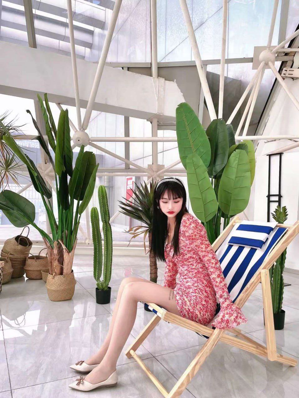 免费污又色又爽又黄的小说-免费艹逼 - 小鸡AV英语老师解开裙子