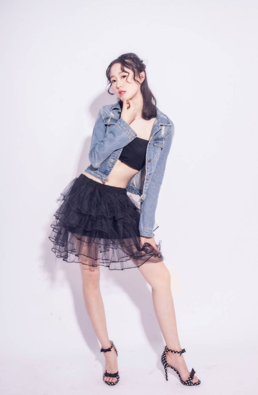 美女主动解开胸罩喂男人吃奶-欧美日韩中文字幕一区二区高清 - 小鸡AVgogo人体孕季玥大尺度