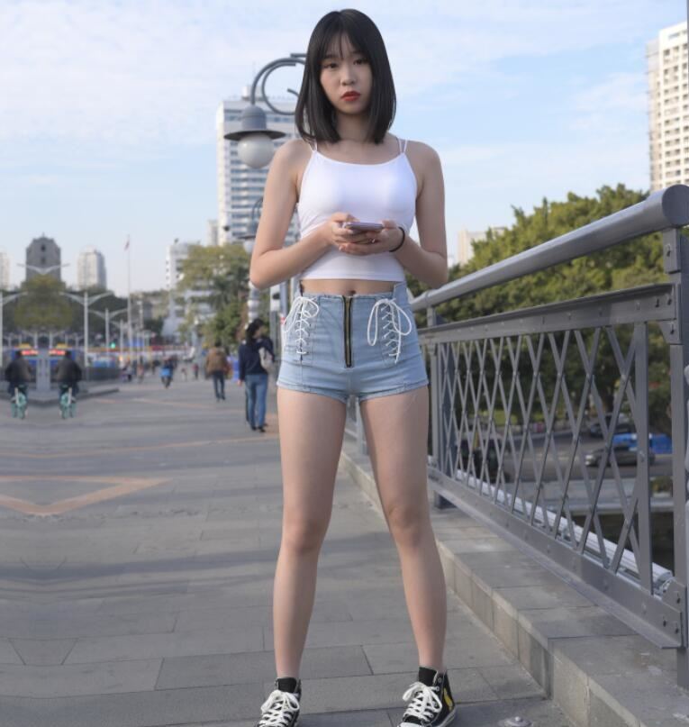 少妇免费直播-一女被两男桶进去A片免费 - 小鸡AV2017夜夜干天天骑日日日