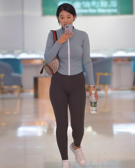 性奴秘书裸侍跪趴等主人玩-人妻厨房出轨上司HD院线波 - 小鸡AV999毛片