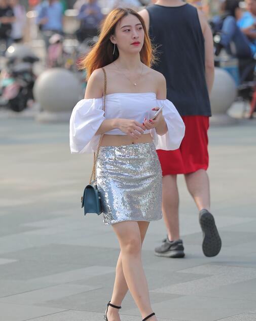 毛片免费基地-黄色在线免费电影 - 小鸡AV黄图男在上女在下