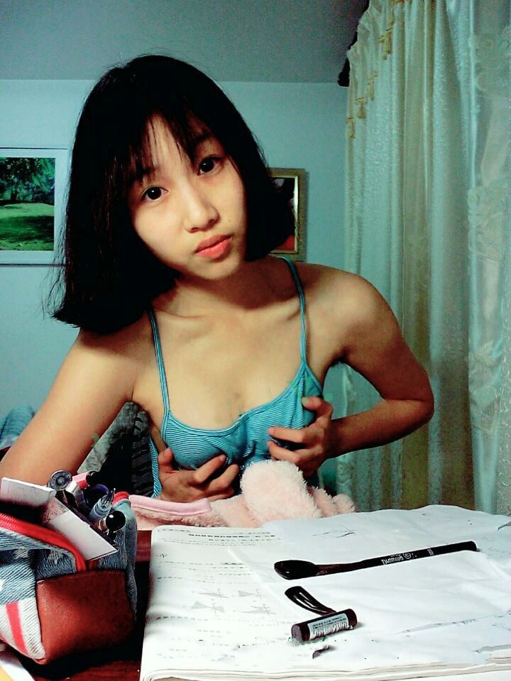 久久伊人免费视频-日本边吃奶边做爽视频 - 小鸡AV很黄很暴力很污秽的小说