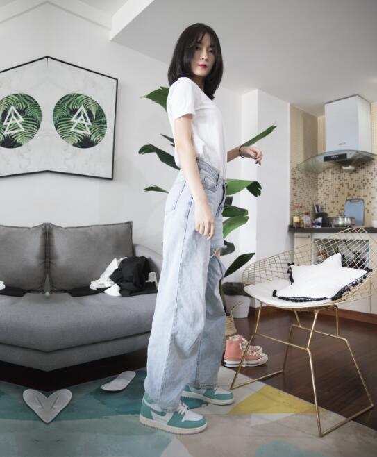 校草上课时狂揉我下面-强行扒开双腿疯狂进出动漫画 - 小鸡AV无码日本少妇精品视频