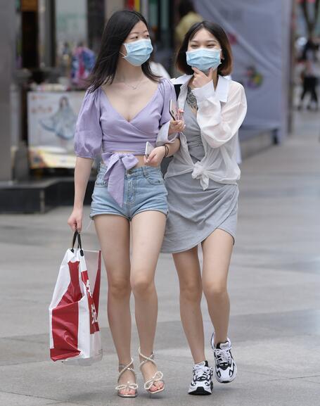 YIN荡公主挨CAO记小说-男生肌肌桶女人屁股 - 小鸡AV文文被七个男人玩一夜小说