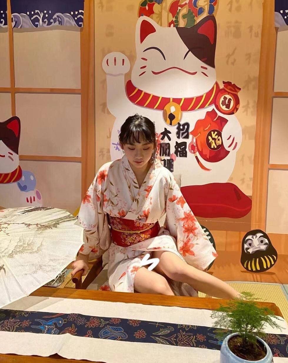 从后面挺进女警体内-日韩AV片无码一区二区三区不卡 - 小鸡AV热情的邻居做爰BD