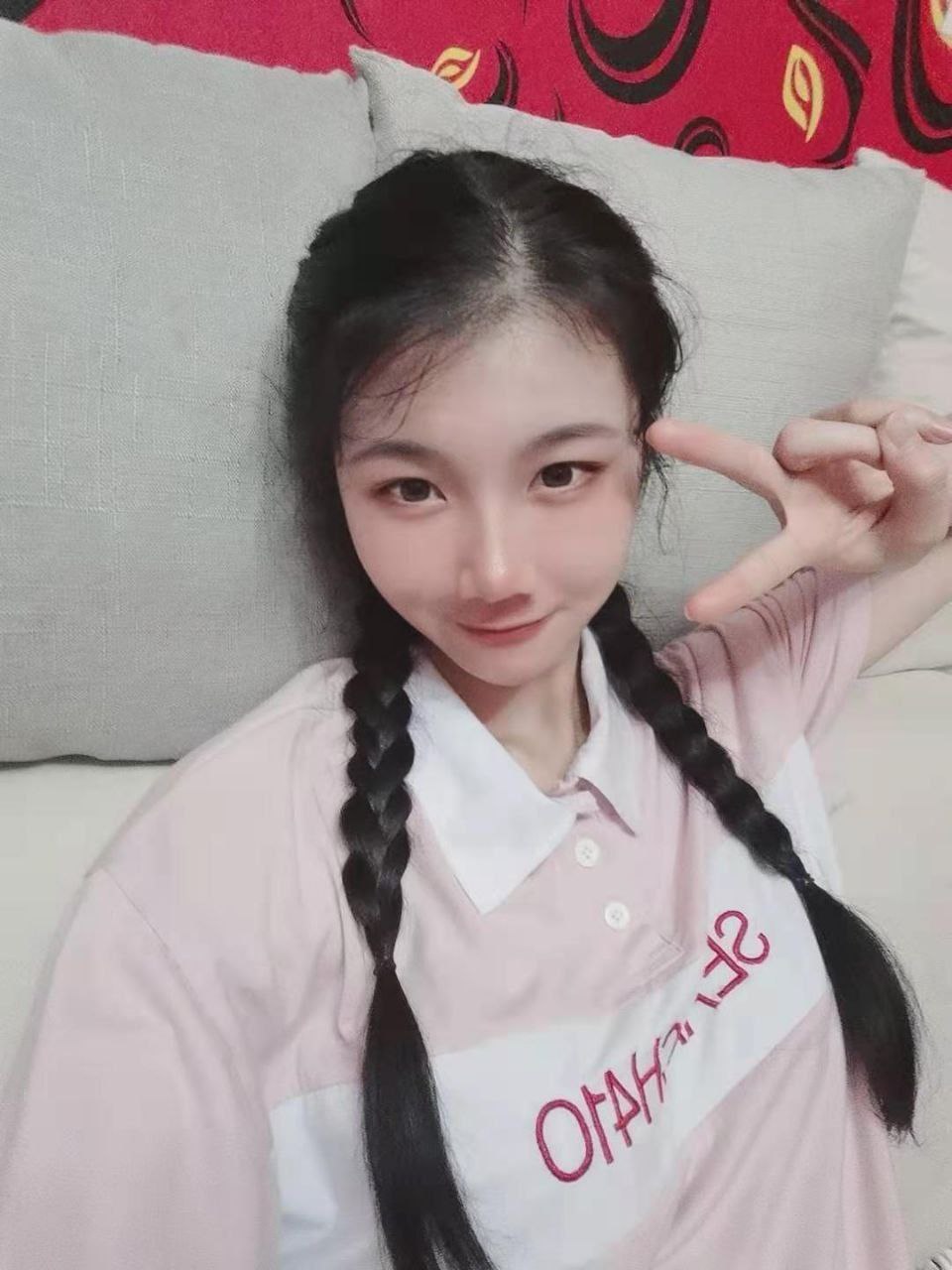 韩国伦理片电线观看大全2019-亚洲自偷自拍另类小说 - 小鸡AV伸到同桌奶罩里捏她胸