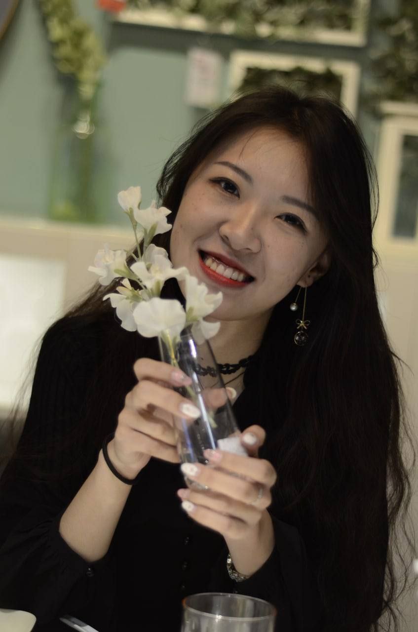 青青操国产视频-娇妻边打电话边呻吟 - 小鸡AV国产伊人网