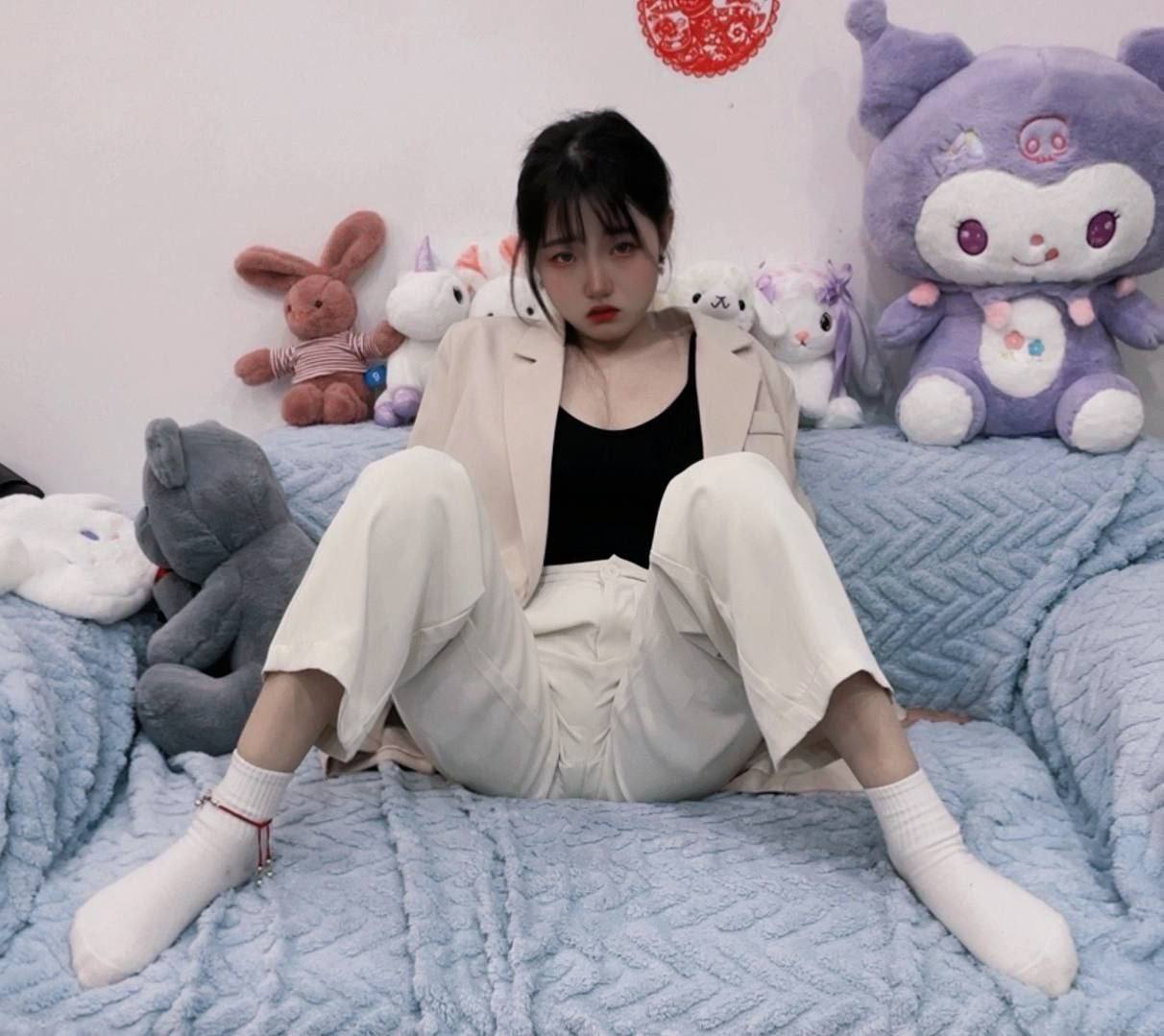 女人18毛片免费视频播放-好紧好湿好多水好舒服浪货 - 小鸡AV国产动漫免费看