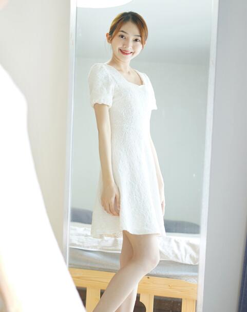 久久久2019精品视频在线播放-美女调教vk - 小鸡AV抬起老师的翘臀猛地冲击