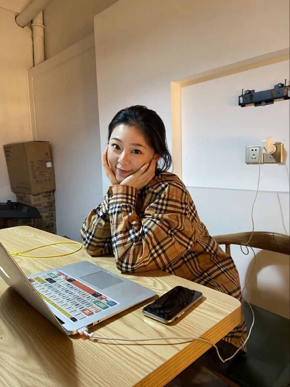 边吃胸边膜下免费观看免下载-扒开两腿猛进入爽爽视频 - 小鸡AV91国内揄拍国内精品对白