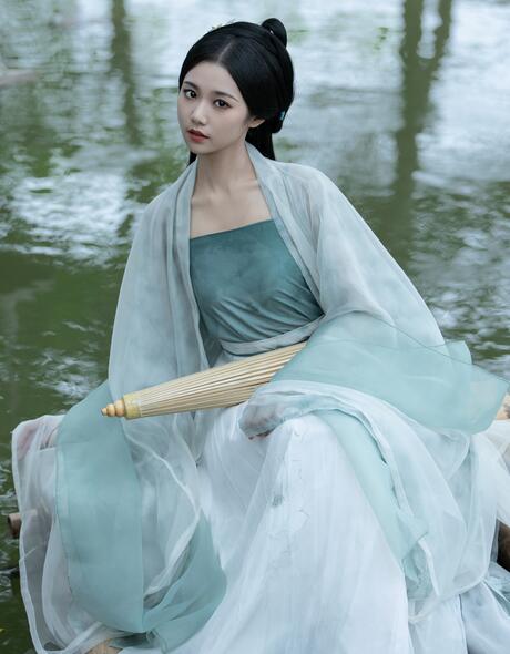 被猛男房东CAO到哭H-全肉共妻文 - 小鸡AVav女优吧