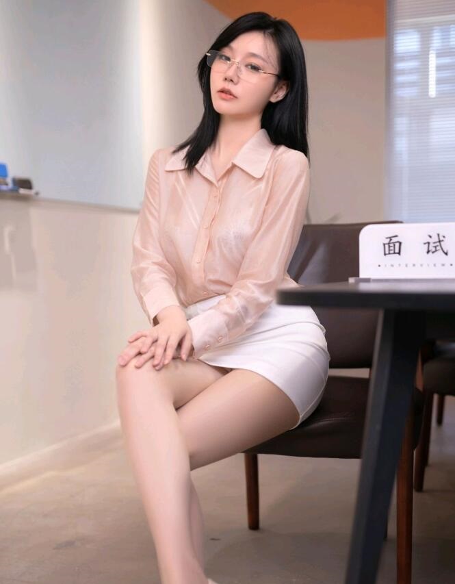 欧美性一级-与年轻岳的那些年 - 小鸡AV国产成社区在线视频观看