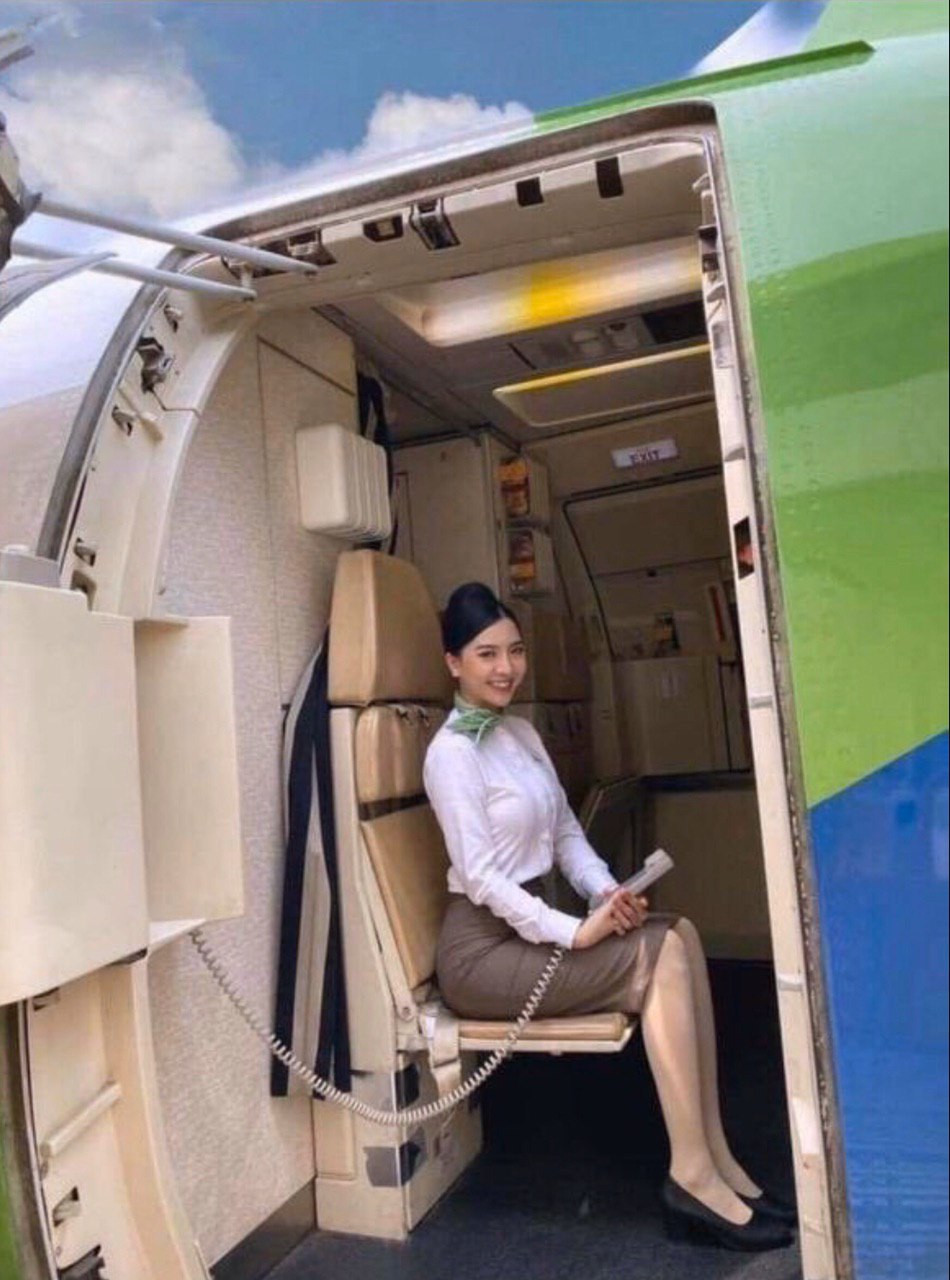 黄色a一级视频-欧美αv日韩αv亚洲αv在线观看 - 小鸡AV小yin奴的浪荡生活np