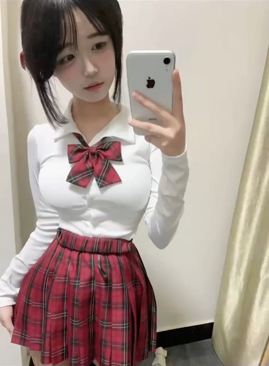 小婕子伦流澡到高潮电影