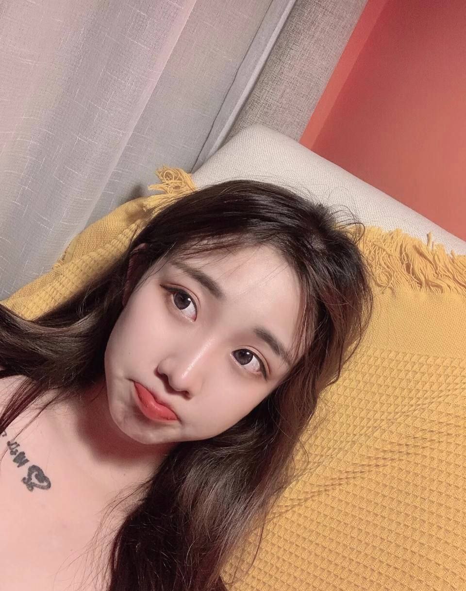 花房姑娘完整电影-黄色毛片网 - 小鸡AV吴梦梦到粉丝家实战01集