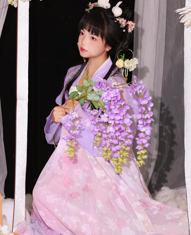 被脔日常H苏苏NP-美女裸露双奶头与尿口的图片 - 小鸡AV办公室玩弄艳妇雪臀