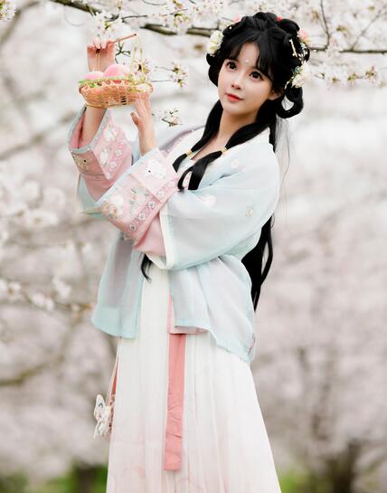 胸太大被男同桌吃好爽