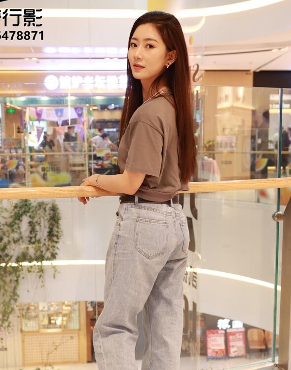 日本特黄群交A片视频