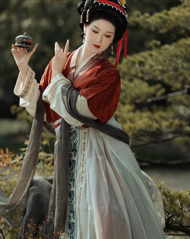 内射冒白浆乱小说