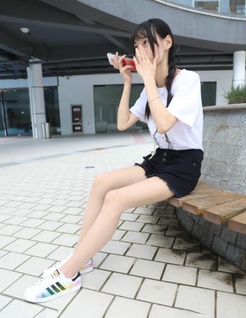 娇喘连连尤物美艳贵妇