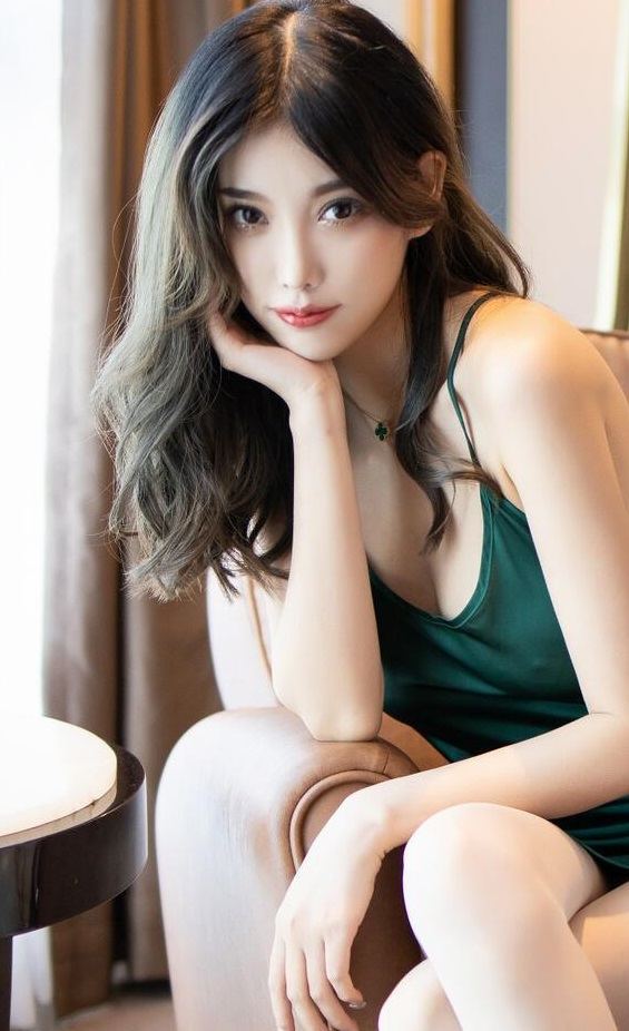 性奴秘书裸侍跪趴等主人玩-人妻厨房出轨上司HD院线波 - 小鸡AV香港色情片