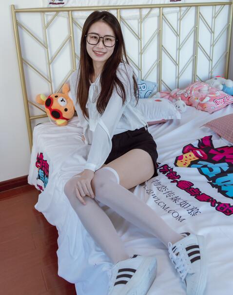 耽美高黄文-国产欧美精品一区二区三区四区 - 小鸡AV日韩免费a级在线观看